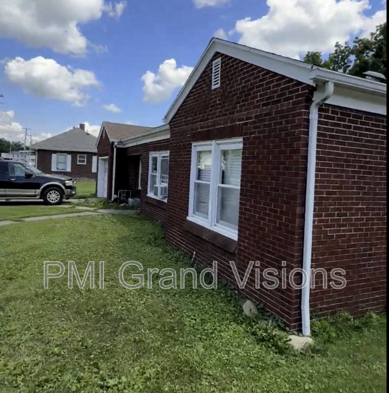 House for rent at 216 Andrew St, Paris, IL 61944