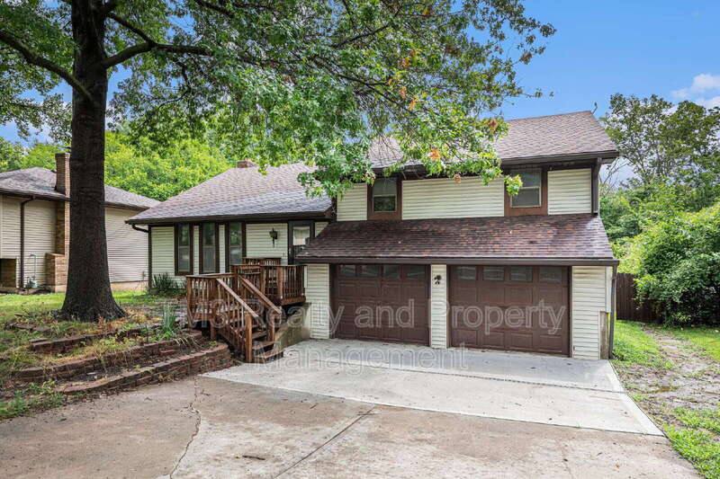 House for rent at 2409 S 17th Terrace, Leavenworth, KS 66048