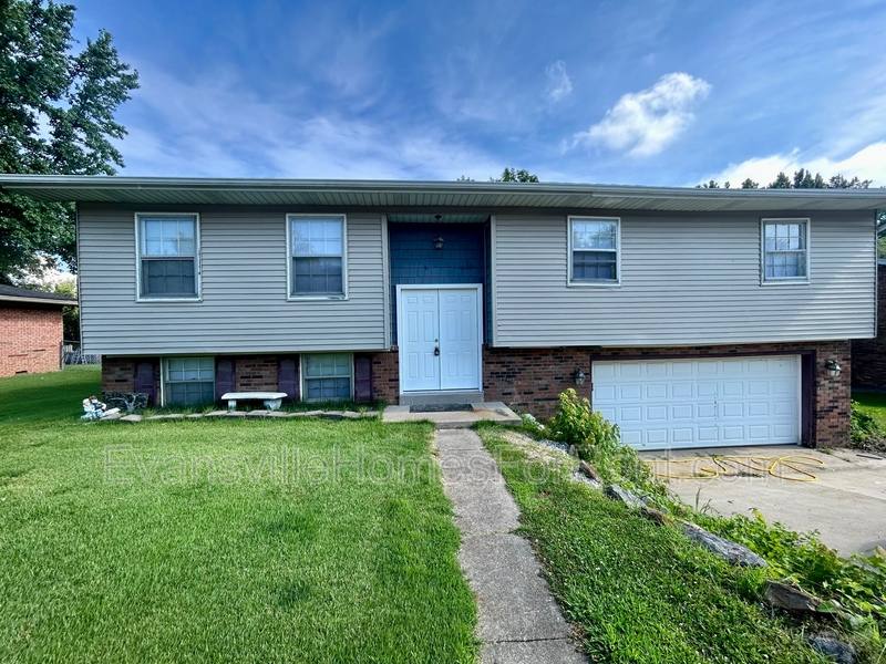 Apartment for rent at 8166 Lincoln Ave, Newburgh, IN 47630