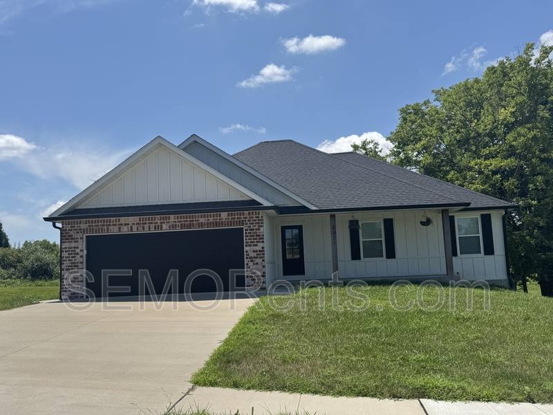 House for rent at 4321 Stone Crest, Cape Girardeau, MO 63701