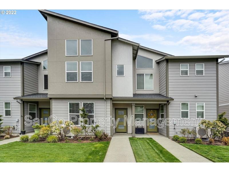 Townhouse for rent at 8037 SE Engelmann St, Hillsboro, OR 97123