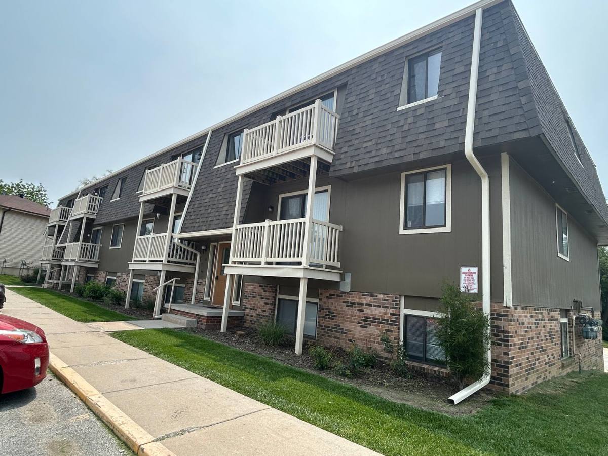 Apartment for rent at 4921 Copper Creek Rd, Omaha, NE 68157
