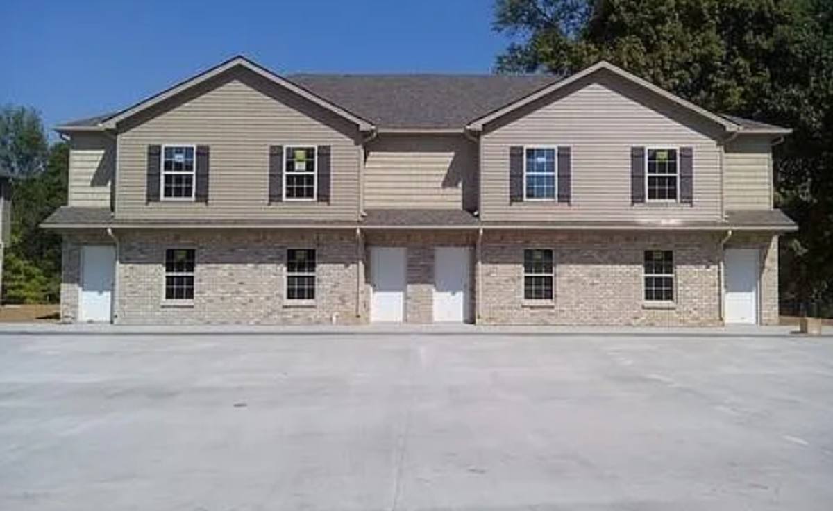 Apartment for rent at 254 Fairview Lane, Clarksville, TN 37040