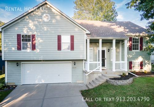House for rent at 12397 S Lincoln St, Olathe, KS 66061