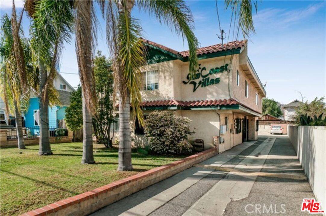 Apartment for rent at 2417 S Budlong Ave #U, Los Angeles, CA 90007