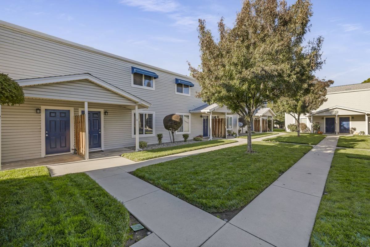 Apartment for rent at 4296 Clay St, Redding, CA 96003
