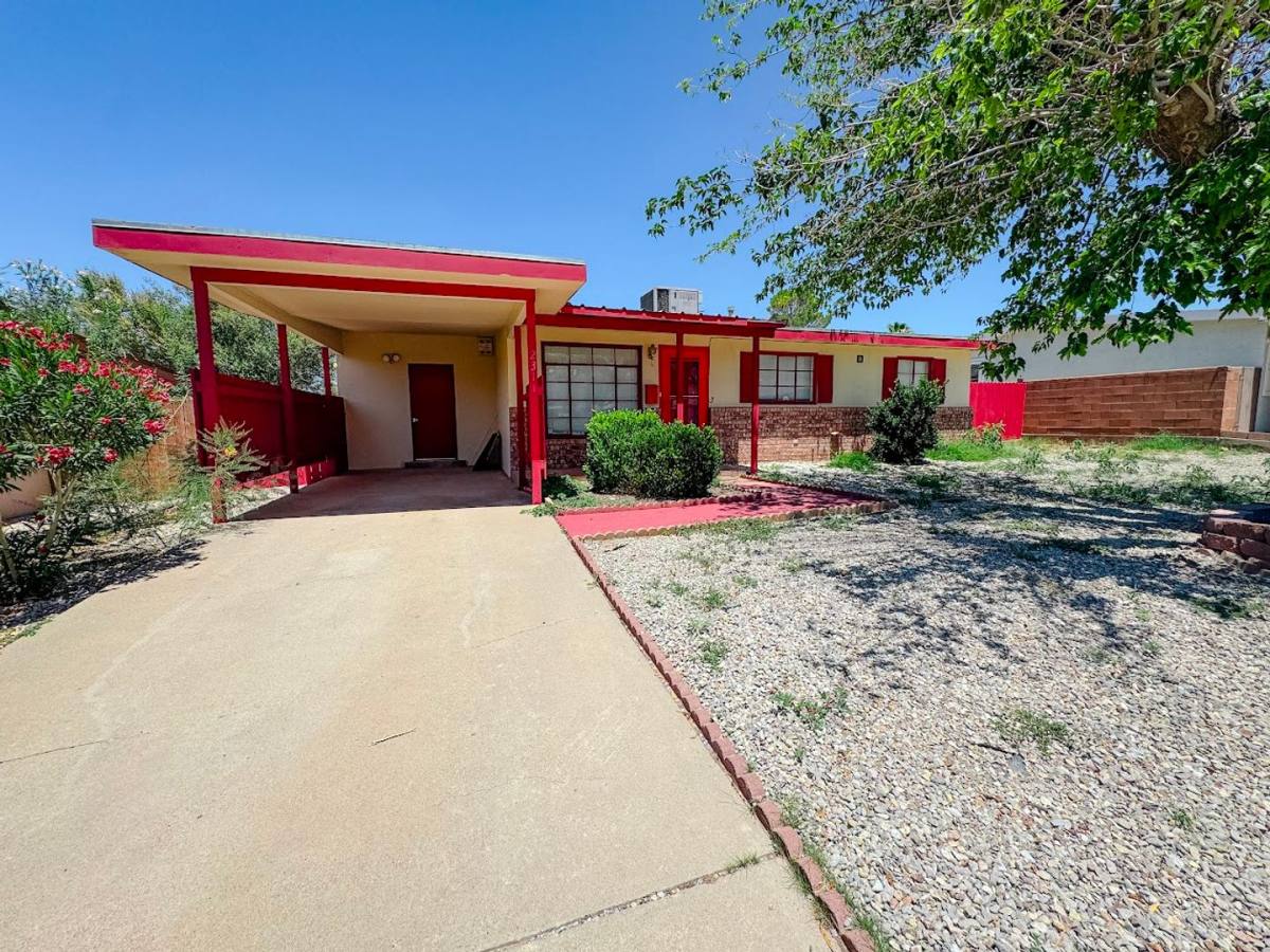House for rent at 2311 Rolland Ave, Alamogordo, NM 88310