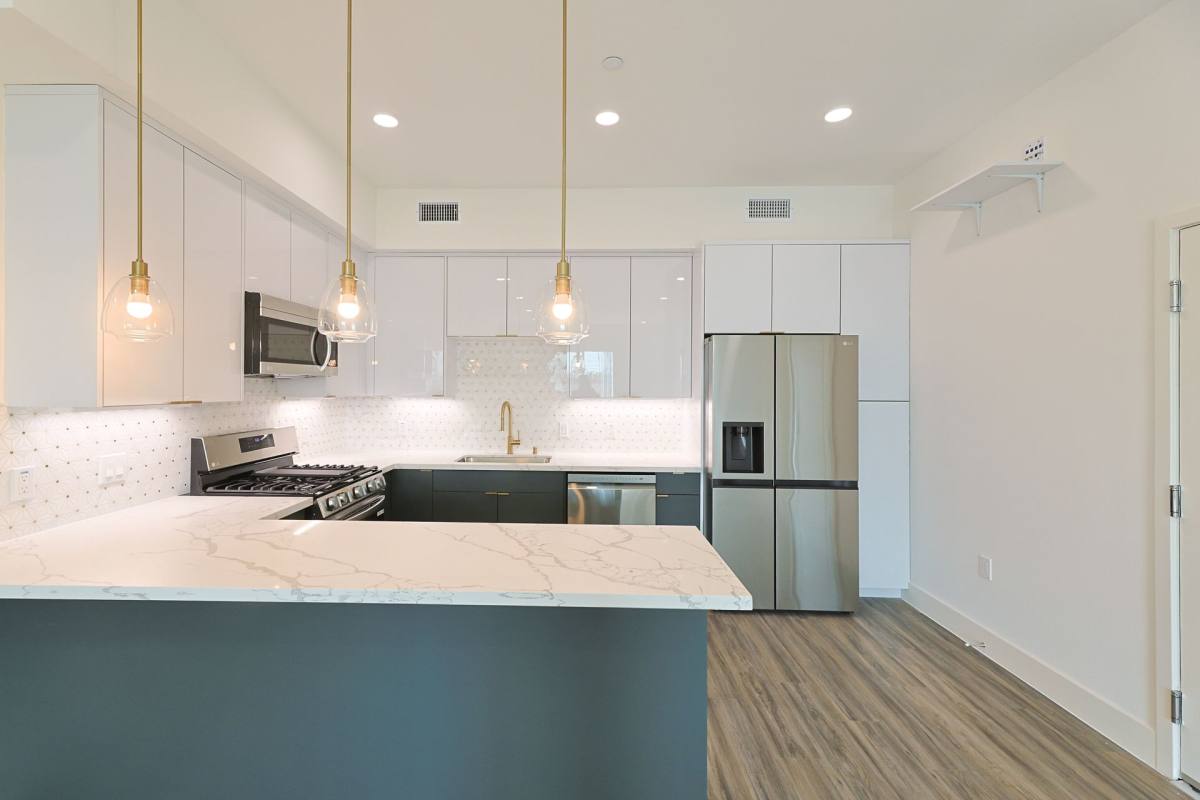 Apartment for rent at 4000 Mont Clair St, Los Angeles, CA 90018
