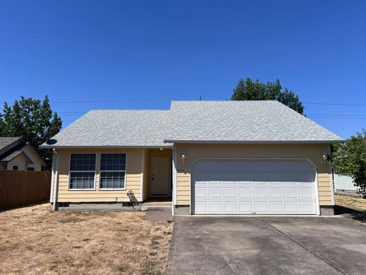 Apartment for rent at 3016 Eastview Lane, Lebanon, OR 97355