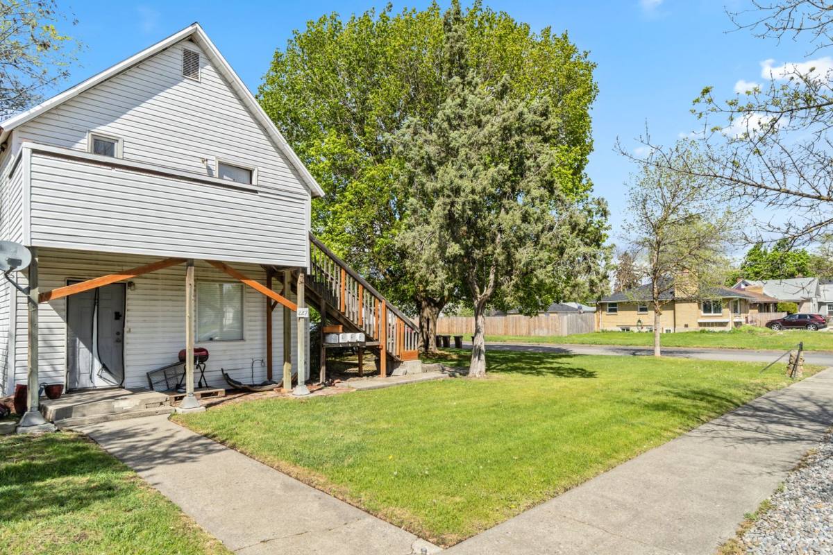 Apartment for rent at 227 E Ermina Ave, Spokane, WA 99207