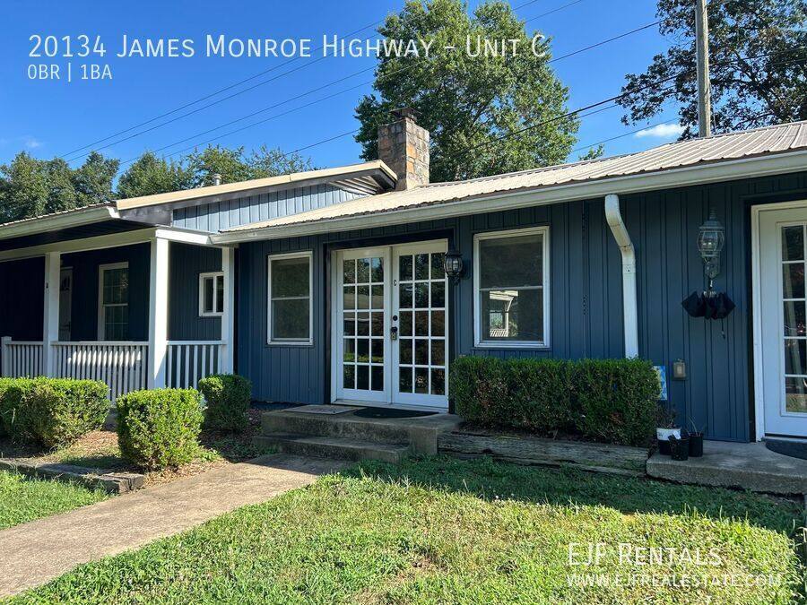 Apartment for rent at 20134 James Monroe Highway C, Leesburg, VA 20175