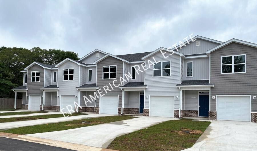 Townhouse for rent at 674 Denton Blvd NW #2, Fort Walton Beach, FL 32547