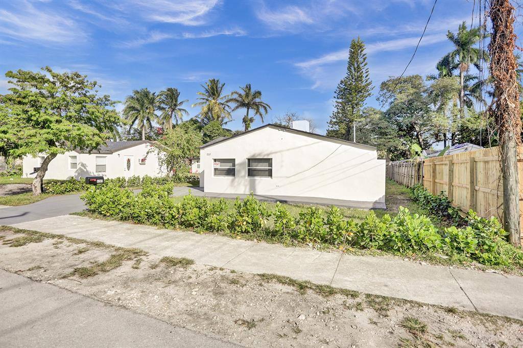 Apartment for rent at 8265 NW 1st Place #2-2, Miami, FL 33150