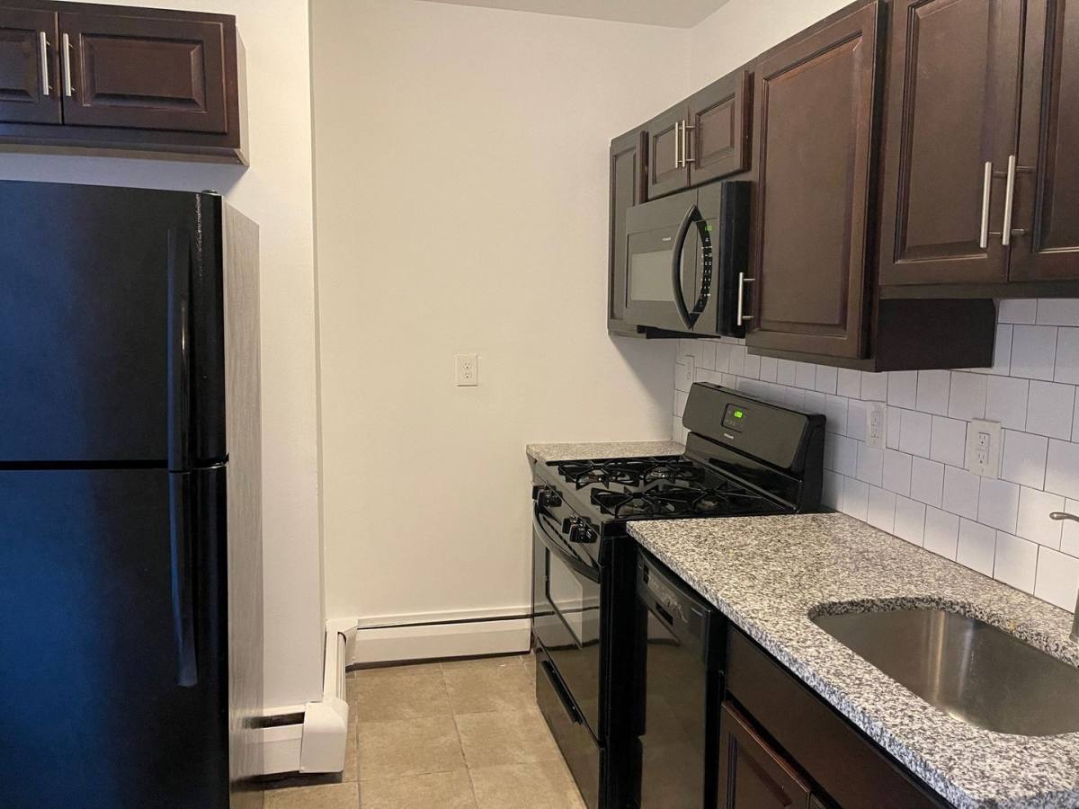 Apartment for rent at 202-204 E Hanover St, Trenton, NJ 08608