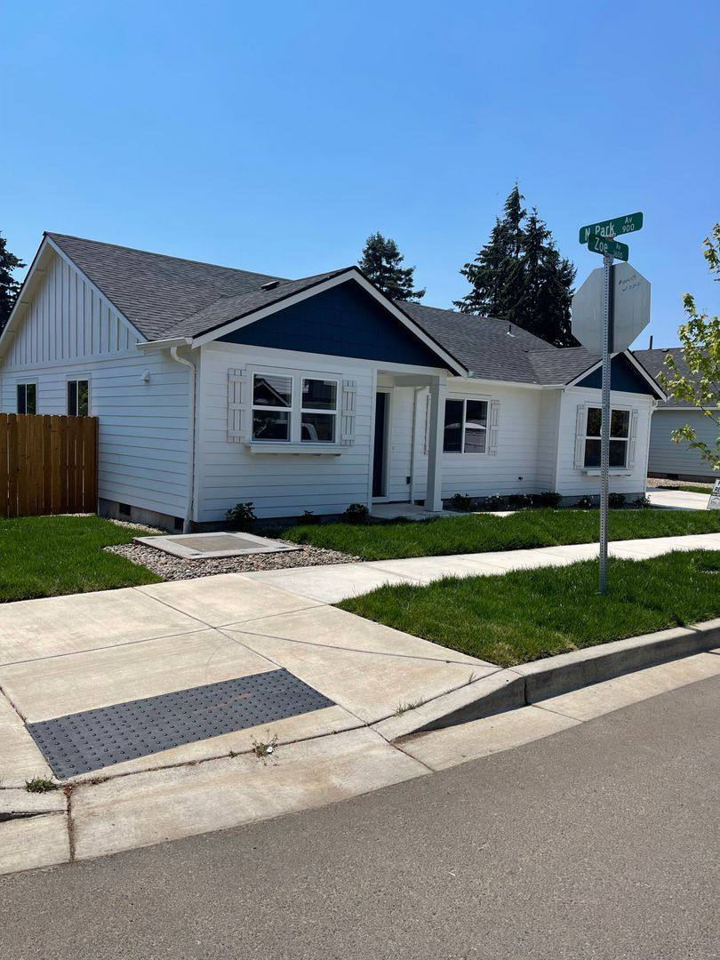House for rent at 1608 Zoe, Eugene, OR 97404