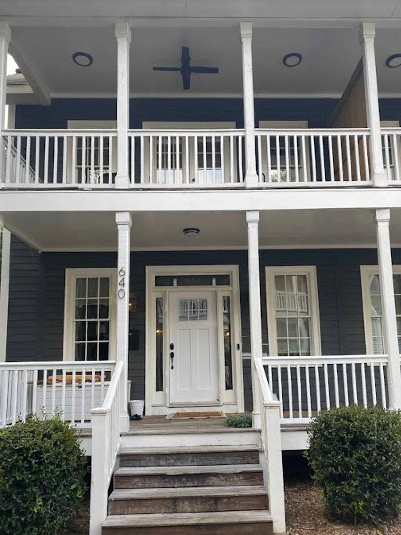 Townhouse for rent at 640 Elm St, Roswell, GA 30075