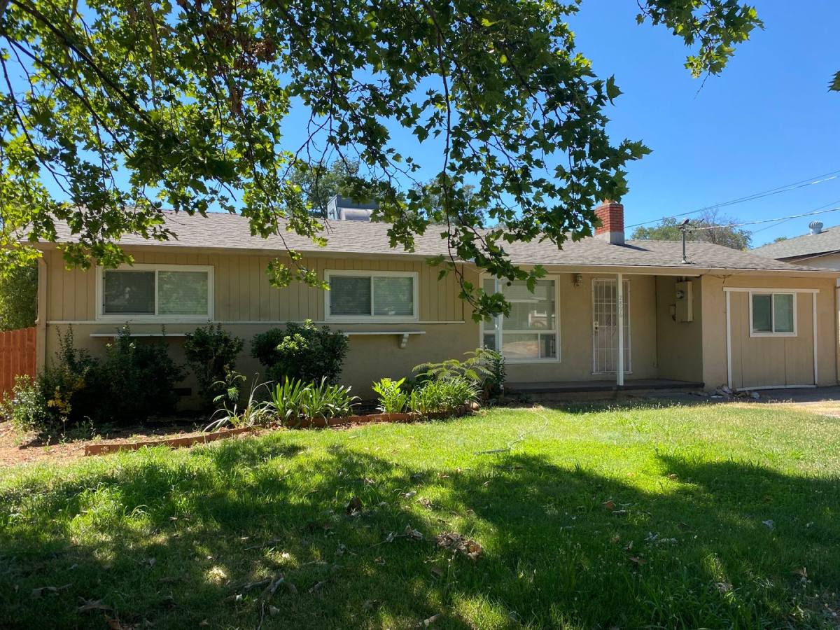 House for rent at 2896 Kenco Ave, Redding, CA 96002