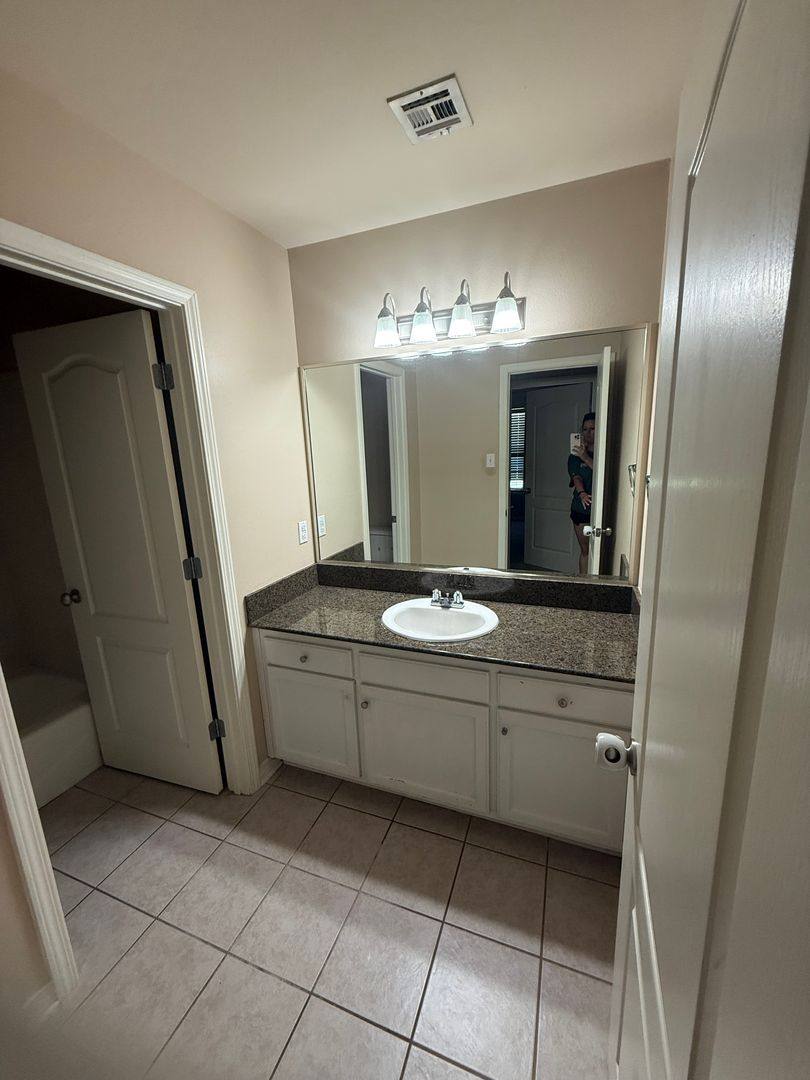 Townhouse for rent at 102 Brandi Lane, Hammond, LA 70403