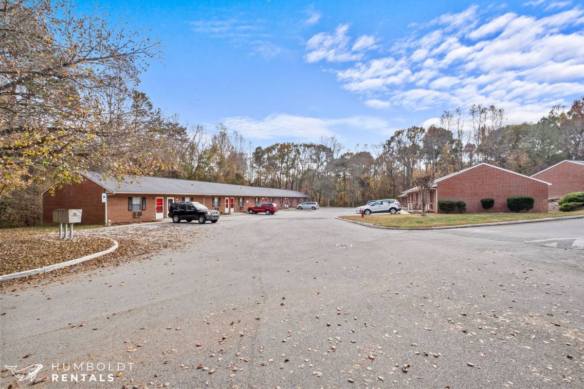 Apartment for rent at 1001 Lakeview St, Gastonia, NC 28052