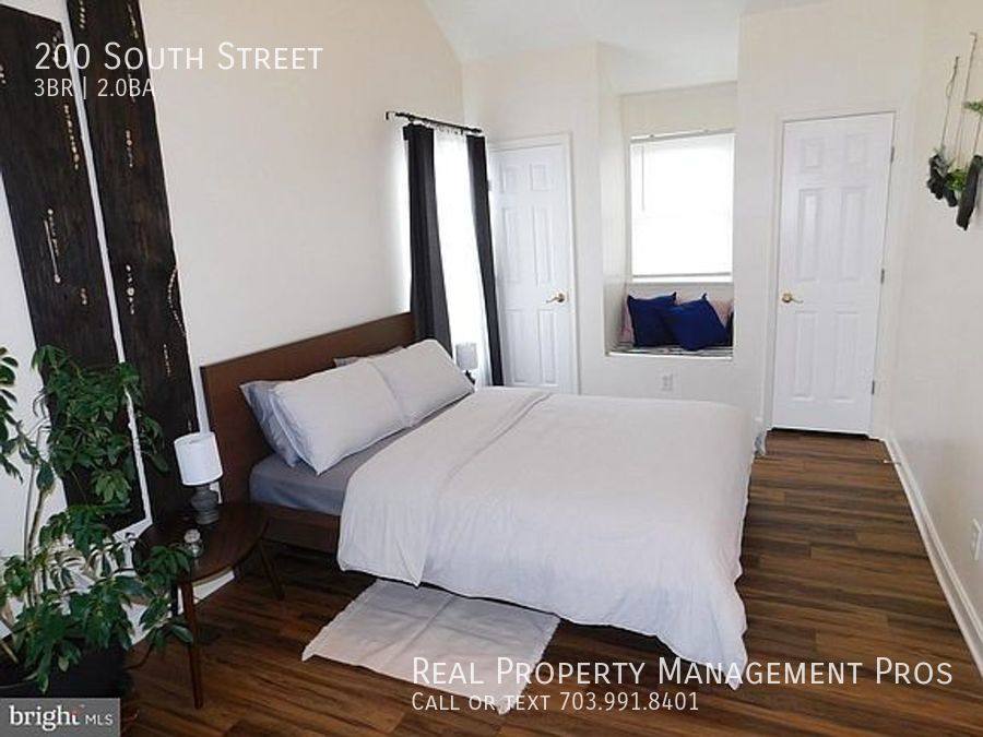 House for rent at 200 S St, Fredericksburg, VA 22401
