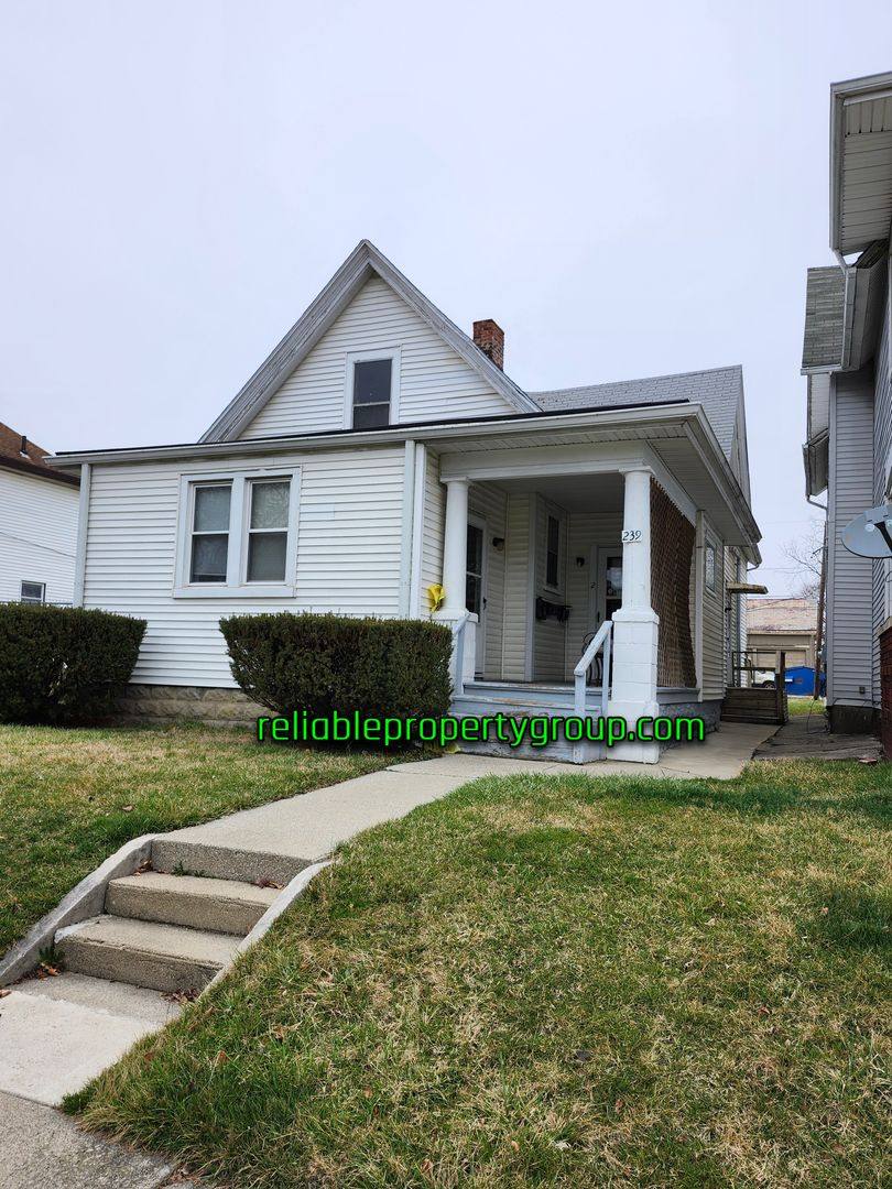 Apartment for rent at 239 E Woodland Ave, Fort Wayne, IN 46803