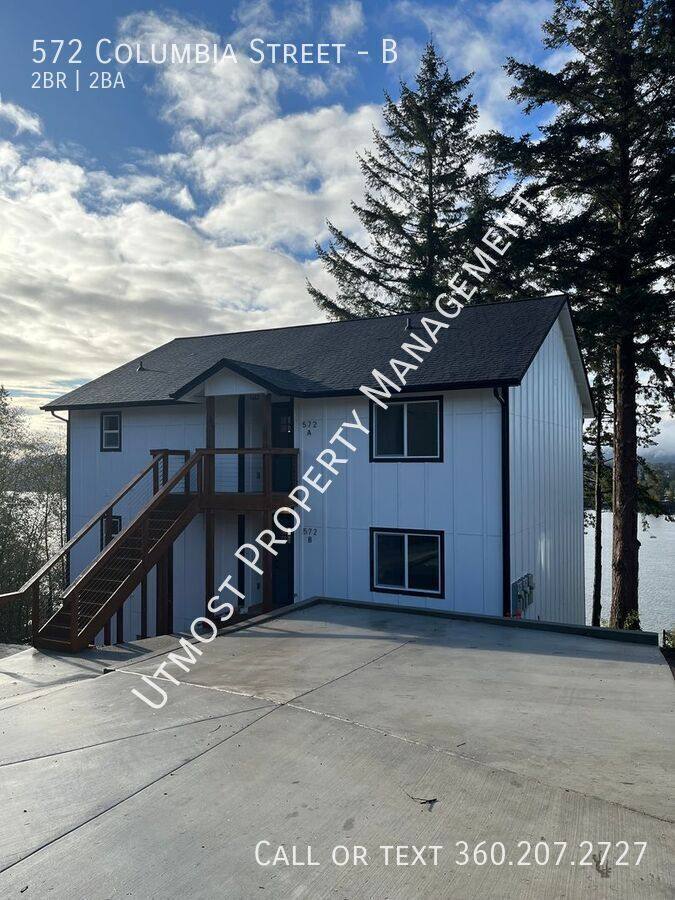 Apartment for rent at 572 Columbia St #B, Cathlamet, WA 98612