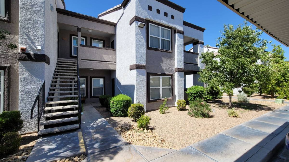 Apartment for rent at 7255 W Sunset Rd, Las Vegas, NV 89113