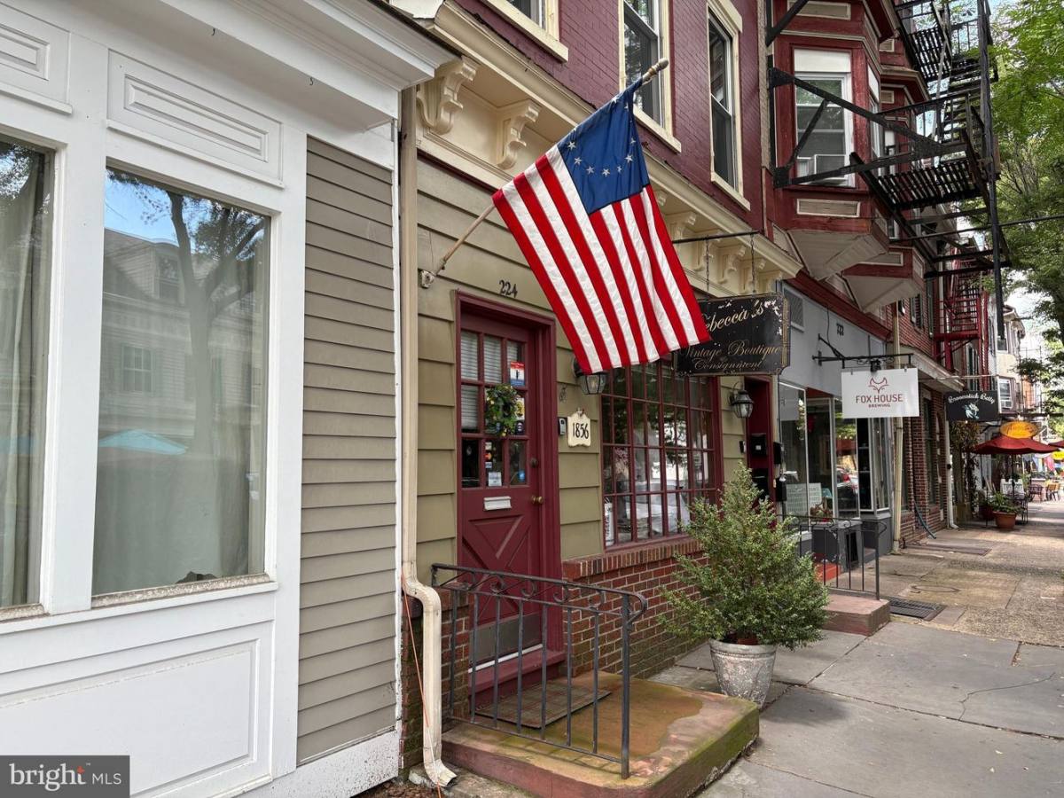 Apartment for rent at 224 Farnsworth Ave #224, Bordentown, NJ 08505
