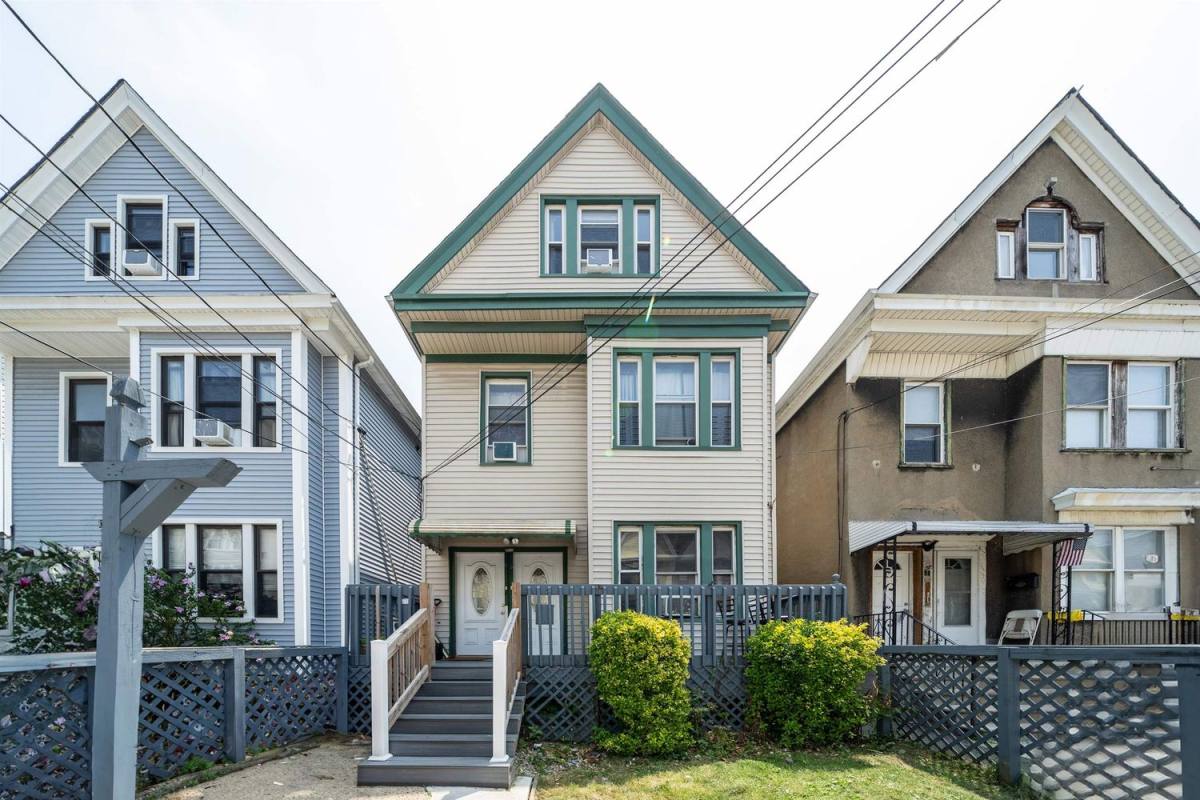 Apartment for rent at 60 Randolph Ave #3-3, Bayonne, NJ 07002
