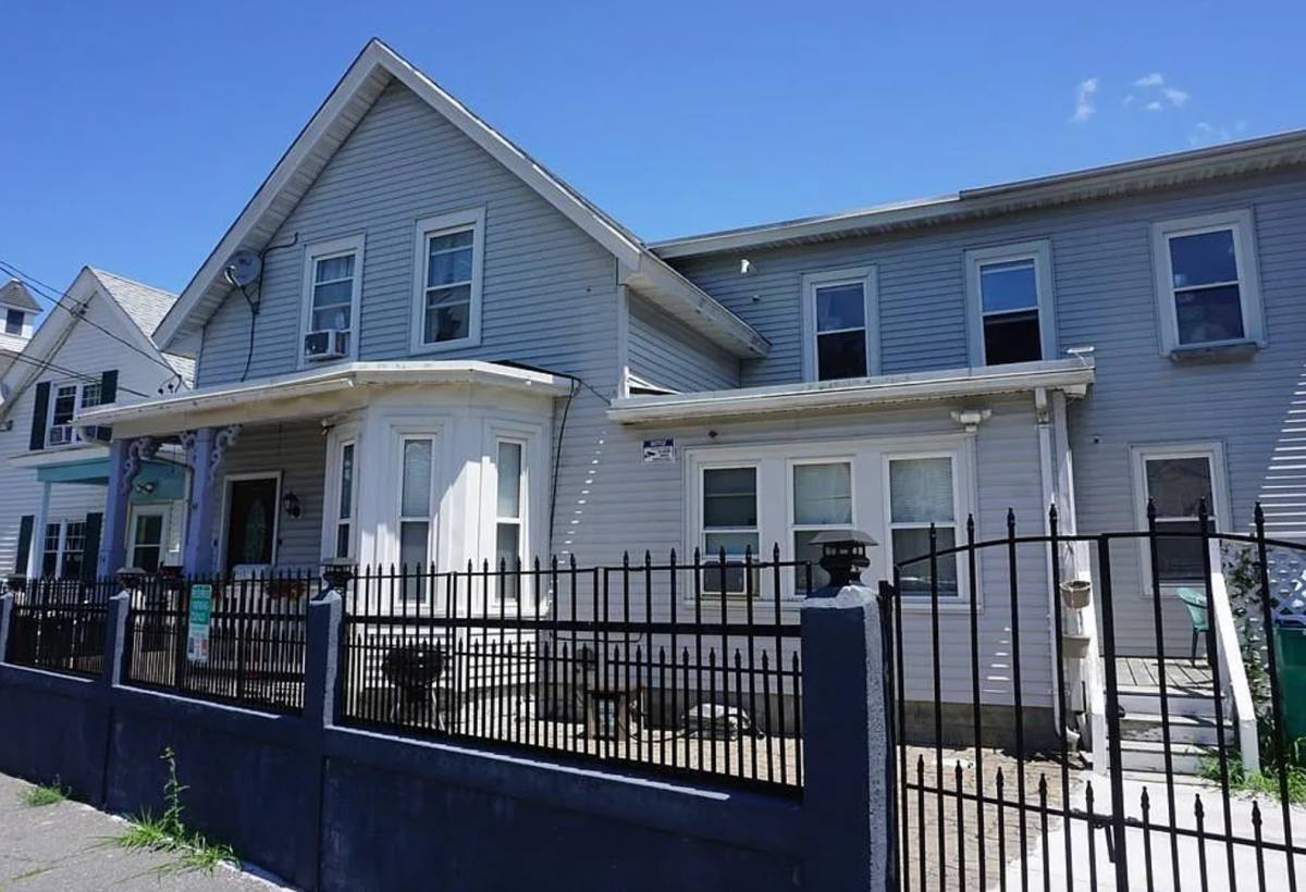 Apartment for rent at 74 Grand St, Lowell, MA 01852