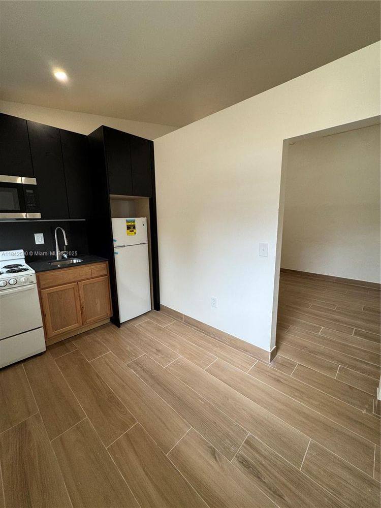 Apartment for rent at 901 SW 5th Ave #2-2, Miami, FL 33130
