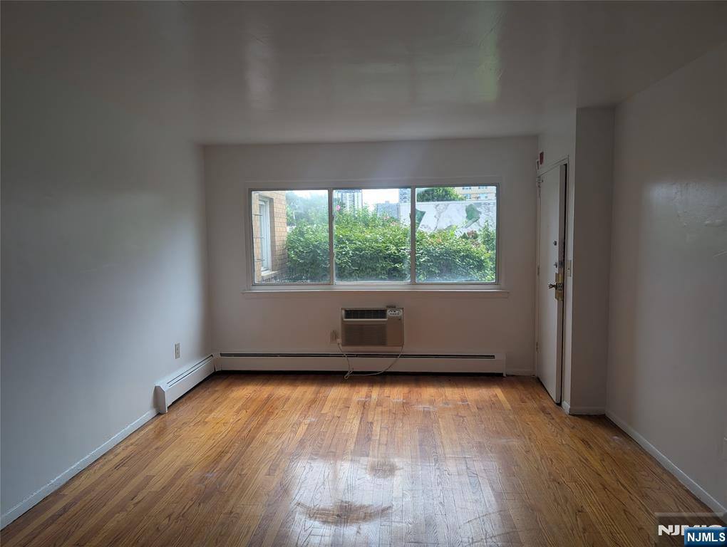 Apartment for rent at 1599 Bergen Blvd #9-9, Bergenfield, NJ 07621