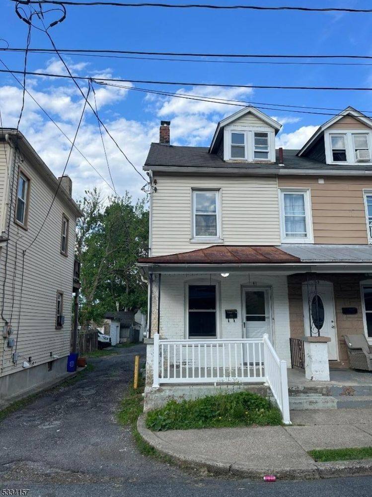 Apartment for rent at 41 Evelyn Ave #41, Bloomsbury, NJ 08804