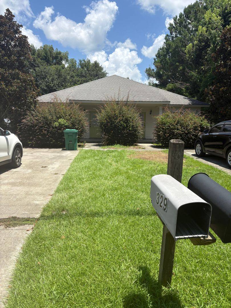 Apartment for rent at 329 Ruella Ave, Bay Saint Louis, MS 39520