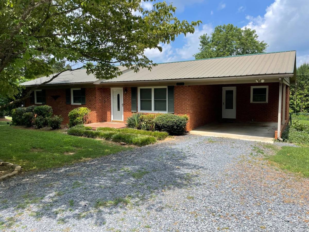 House for rent at 4962 Old Lexington Rd, Asheboro, NC 27205