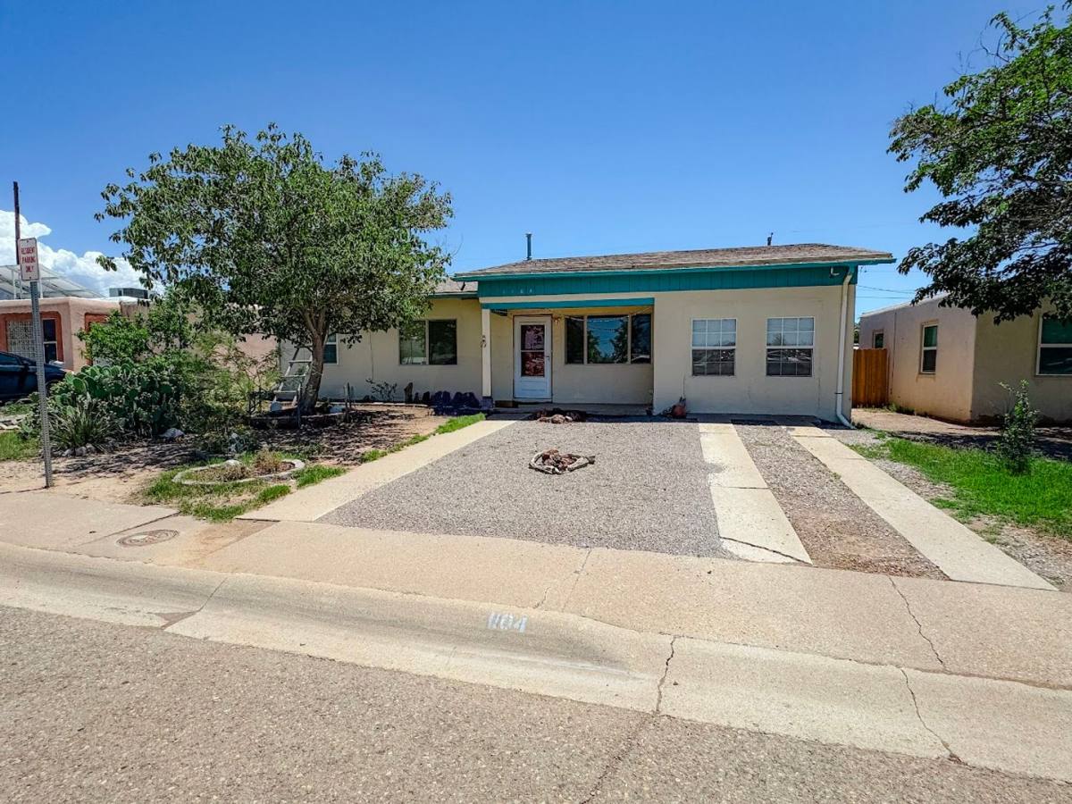 House for rent at 1104 Indian Wells Rd, Alamogordo, NM 88310
