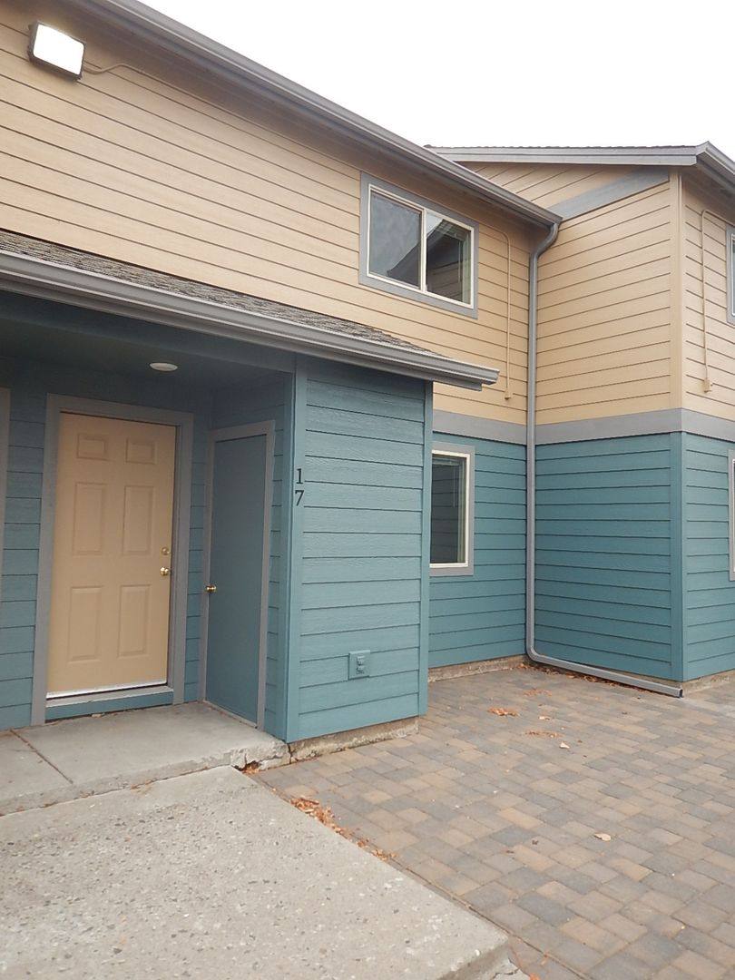 Apartment for rent at 212 SE 5th St, Prineville, OR 97754