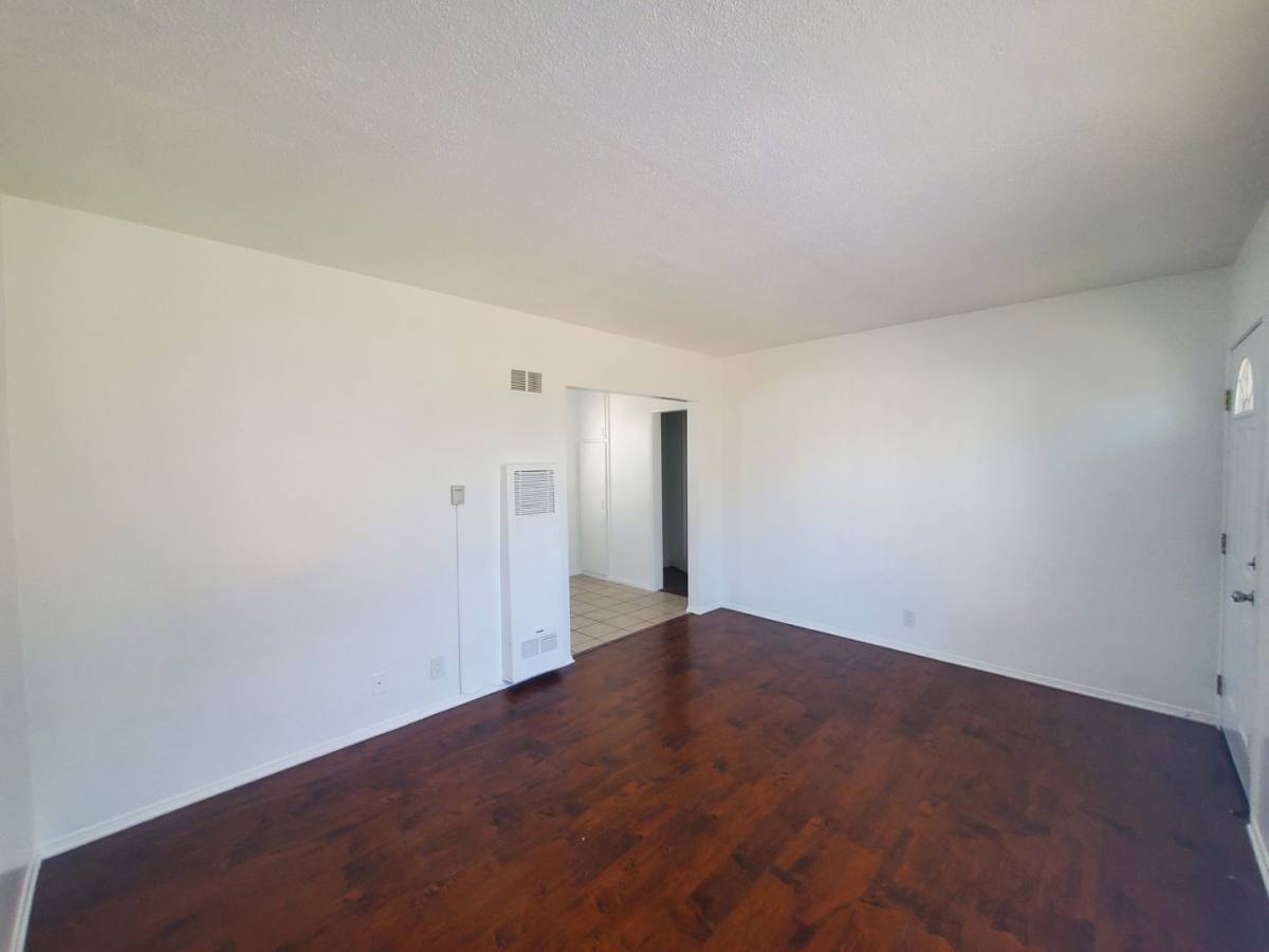Apartment for rent at 1541 Cedar Ave, Long Beach, CA 90813