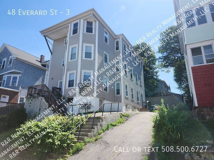Apartment for rent at 48 Everard St #3, Worcester, MA 01605