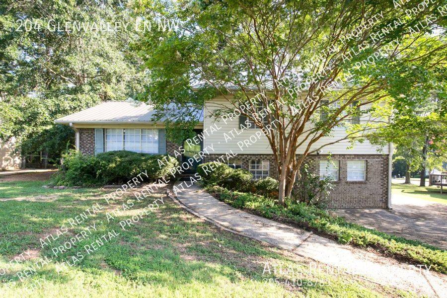 House for rent at 204 Glenvalley Lane NW, Birmingham, AL 35215