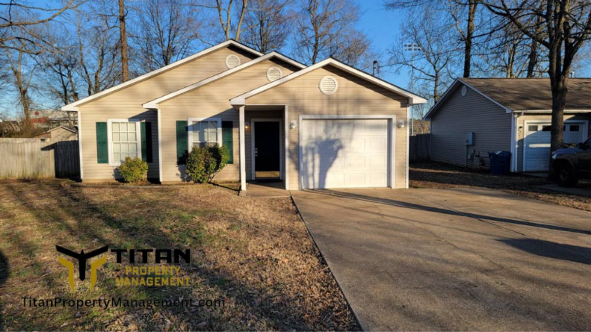 House for rent at 812 Tee St, Benton, AR 72015