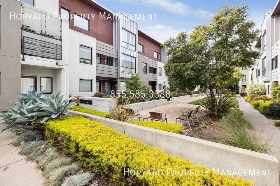 Townhouse for rent at 904 Zephyr Dr, Oakland, CA 94607