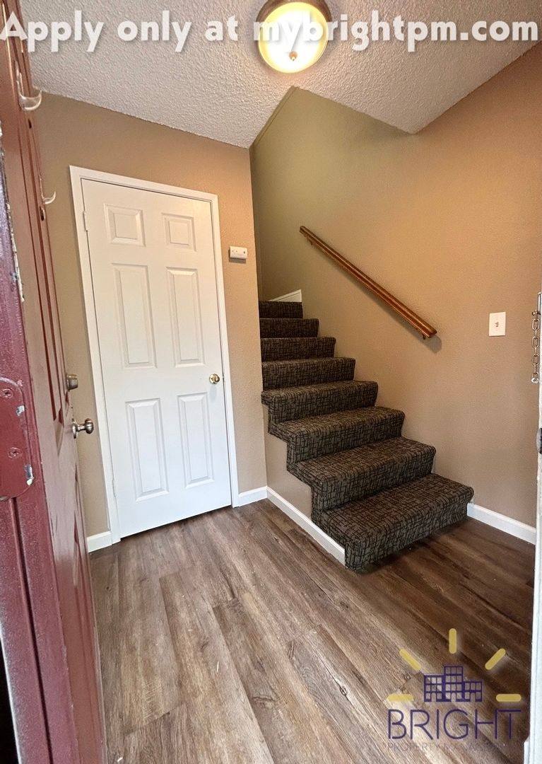 Townhouse for rent at 5034 Manzanita Ave, Carmichael, CA 95608