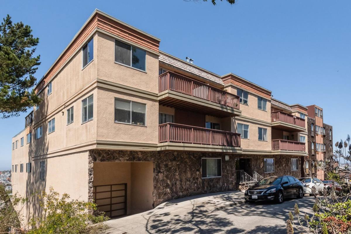 Apartment for rent at 550 27th St, San Francisco, CA 94131
