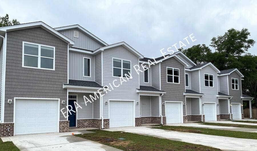 Townhouse for rent at 672 Denton Blvd NW 2, Fort Walton Beach, FL 32547
