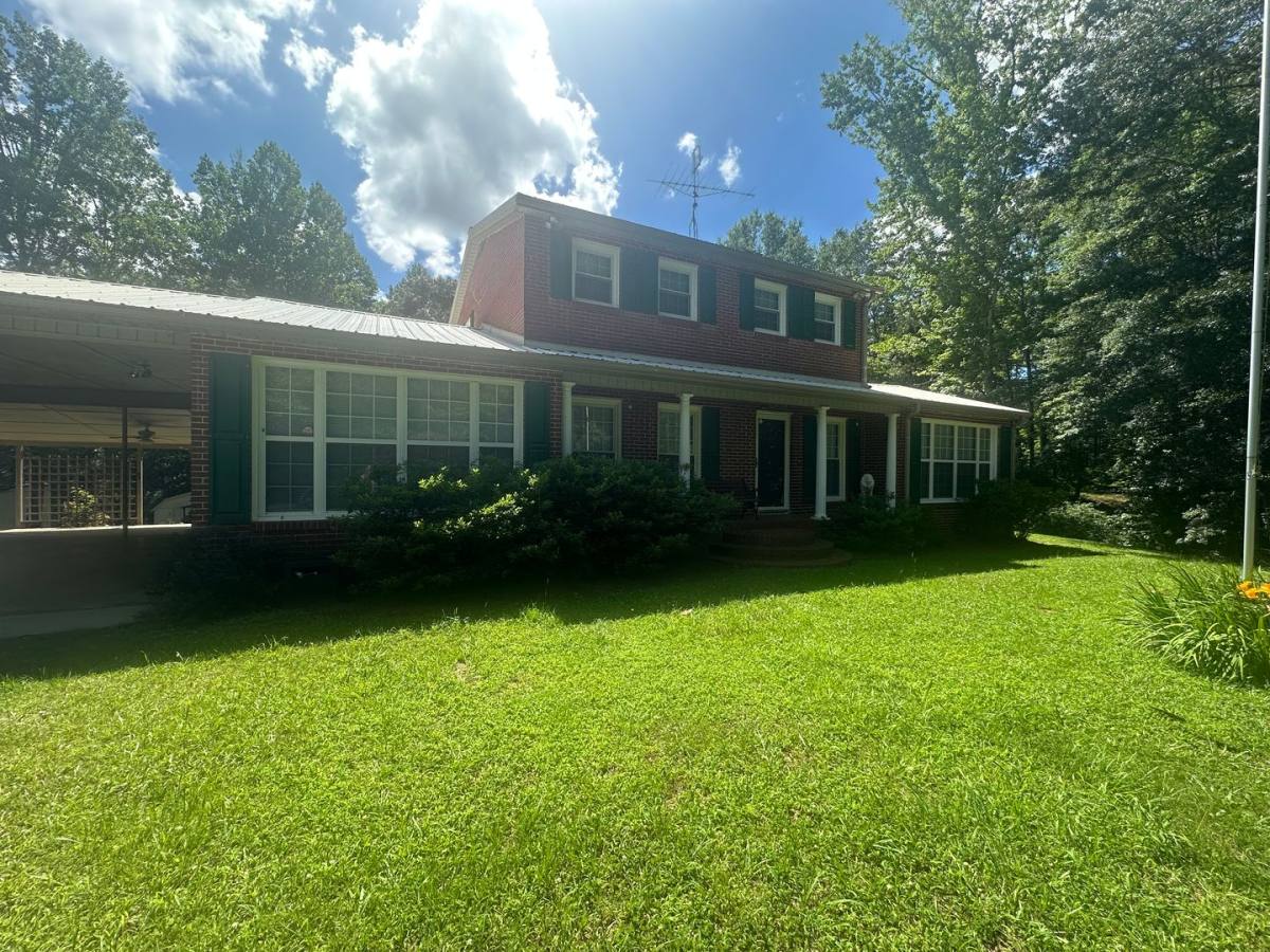 House for rent at 172 Whiten Dr, Heflin, AL 36264