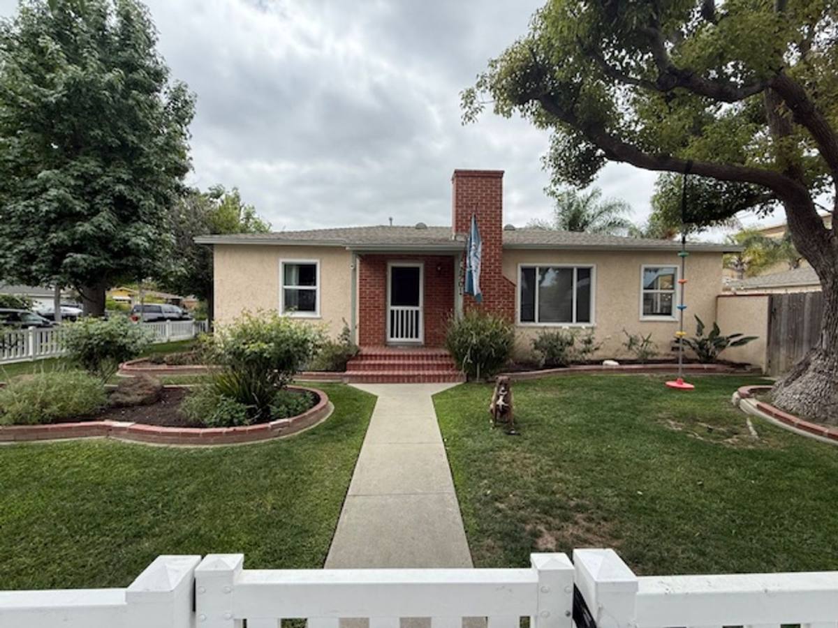 House for rent at 2901 N Bellflower Blvd, Long Beach, CA 90815