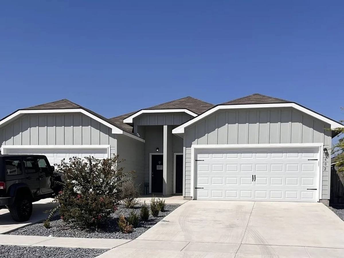 Townhouse for rent at 600 Grayson Lane, Seguin, TX 78155
