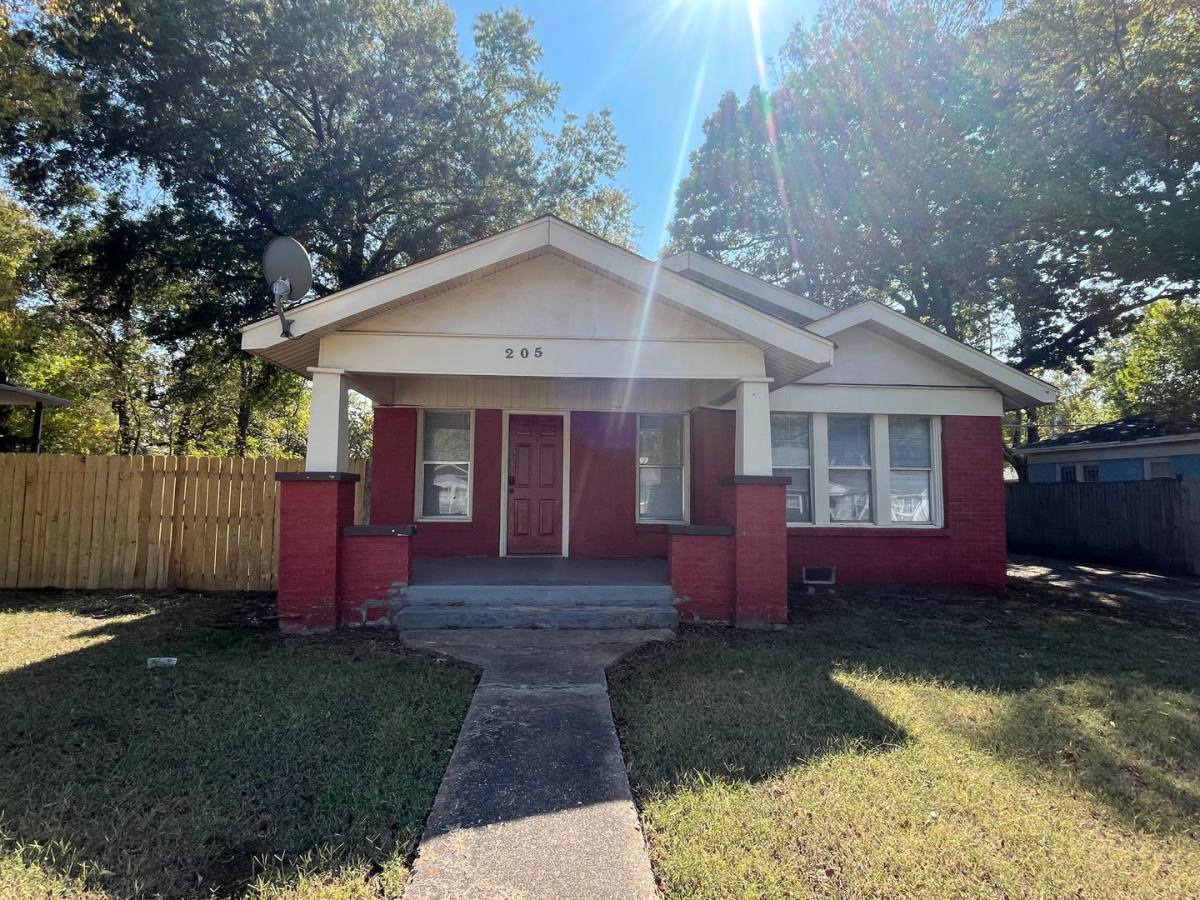 House for rent at 205 W K St, Russellville, AR 72801