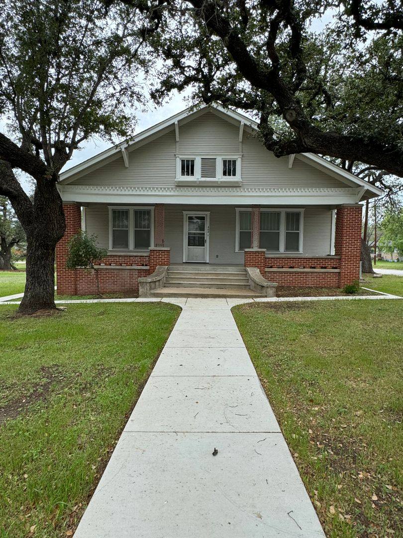 House for rent at 402 S Summer St, Lampasas, TX 76550